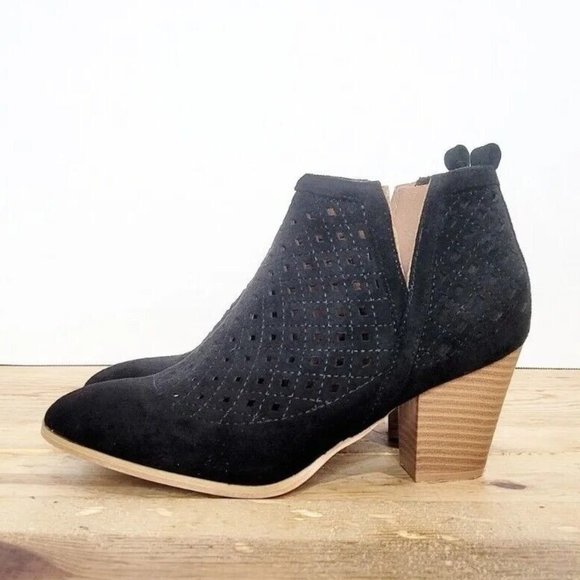 Weeboo Shoes - WeeBoo Ramona Black Faux Suede Ankle Booties Womens Size 10 Chunky Heel Shoes